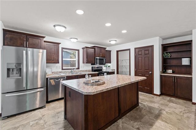 1108 NE 52nd Terrace, Kansas City, MO 64118