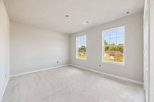114 S Rose St, Texas City, TX 77591