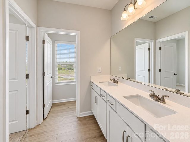 6514 Harlech Street, Charlotte, NC 28269
