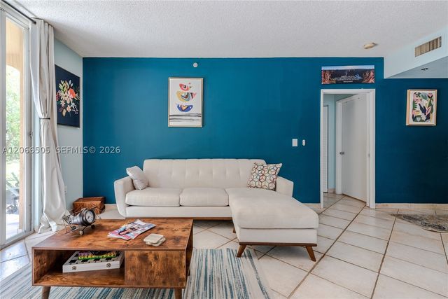 19601 E Country Club Dr 7104, Aventura, FL 33180