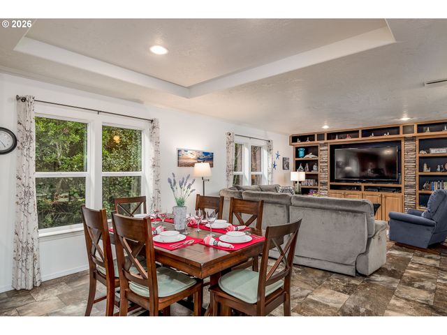 4567 FOULWEATHER St, Florence, OR 97439