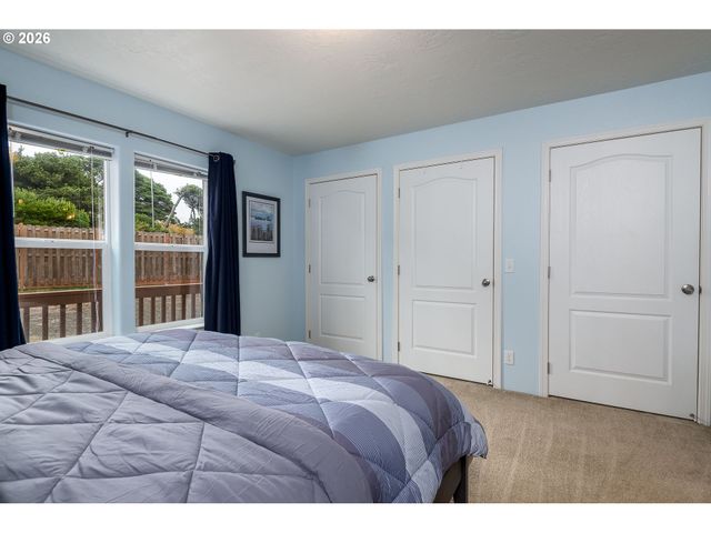 4567 FOULWEATHER St, Florence, OR 97439