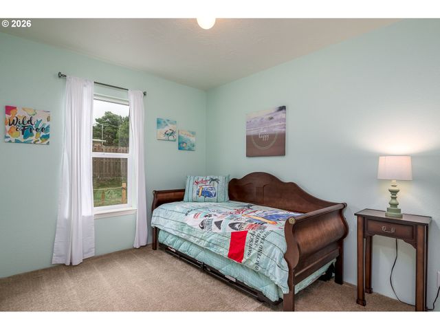 4567 FOULWEATHER St, Florence, OR 97439