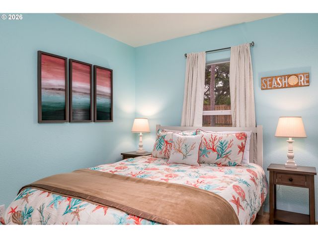 4567 FOULWEATHER St, Florence, OR 97439