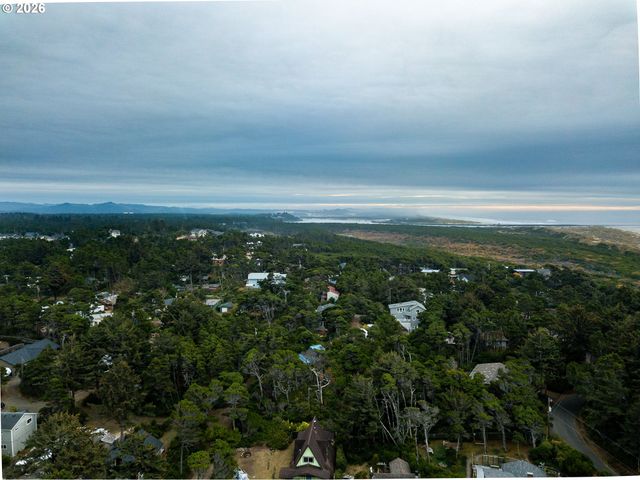 4567 FOULWEATHER St, Florence, OR 97439