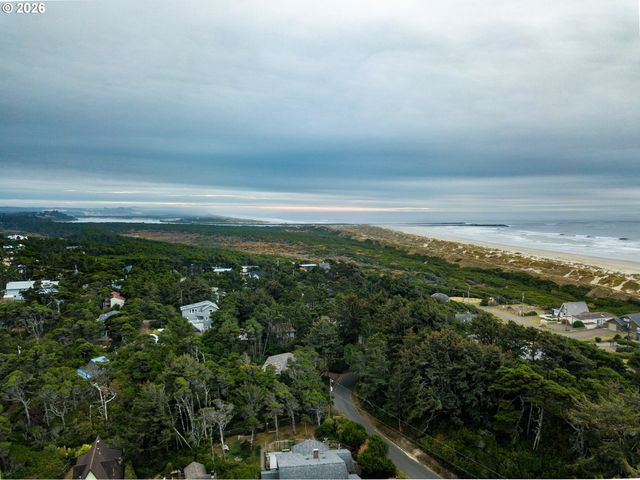 4567 FOULWEATHER St, Florence, OR 97439