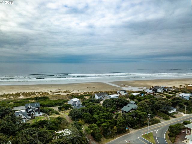 4567 FOULWEATHER St, Florence, OR 97439