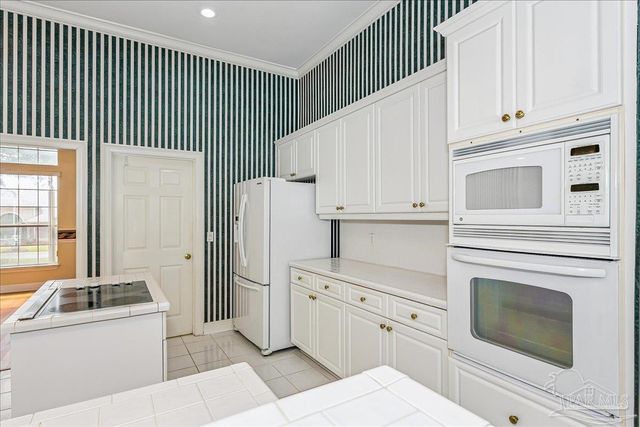 5029 High Pointe Dr, Pensacola, FL 32505