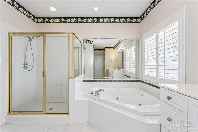 5029 High Pointe Dr, Pensacola, FL 32505