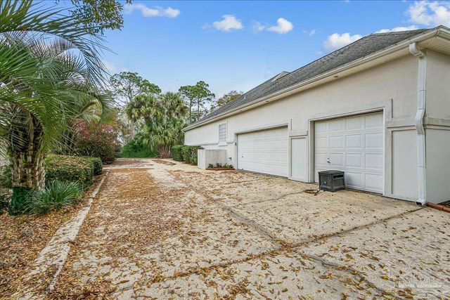 5029 High Pointe Dr, Pensacola, FL 32505