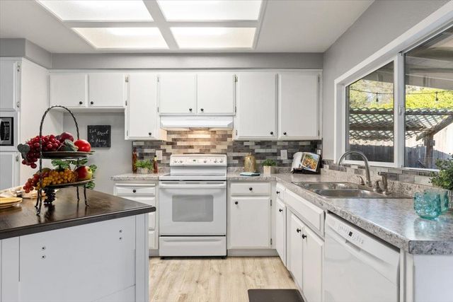 6334 Appian Way, Carmichael, CA 95608