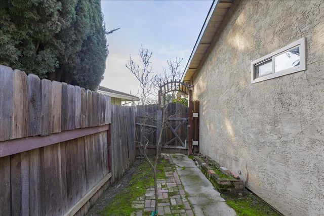 6334 Appian Way, Carmichael, CA 95608