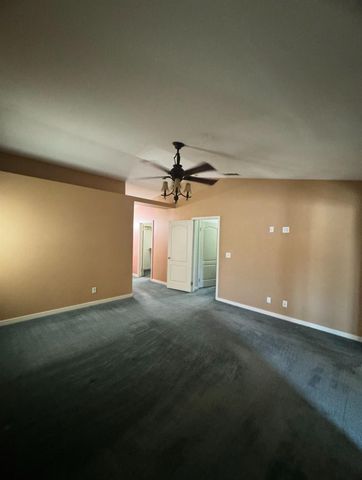 876 Royal Drive, Madera, CA 93637