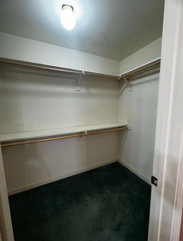 Image 23 of property listing at 876 Royal Drive, Madera, CA 93637