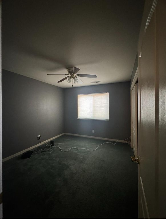Image 24 of property listing at 876 Royal Drive, Madera, CA 93637