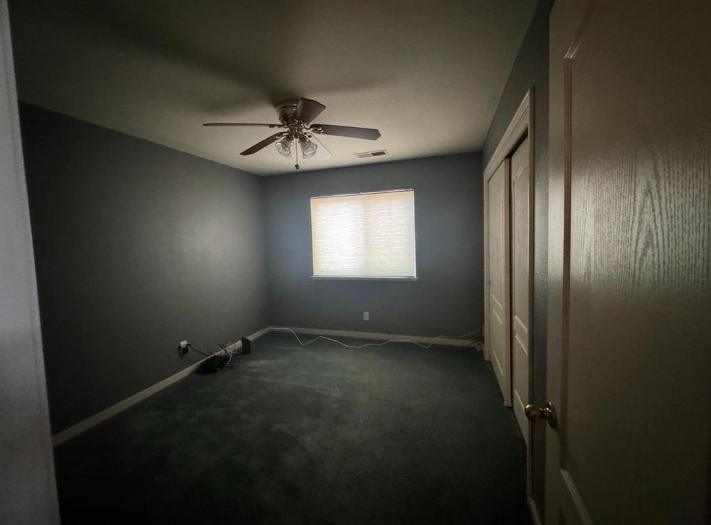 Image 25 of property listing at 876 Royal Drive, Madera, CA 93637