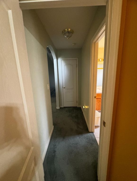 Image 31 of property listing at 876 Royal Drive, Madera, CA 93637