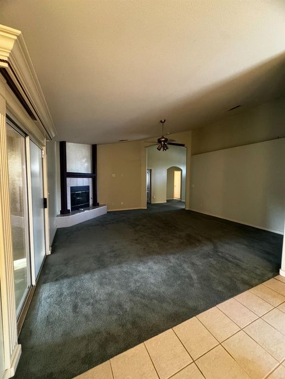 Image 8 of property listing at 876 Royal Drive, Madera, CA 93637