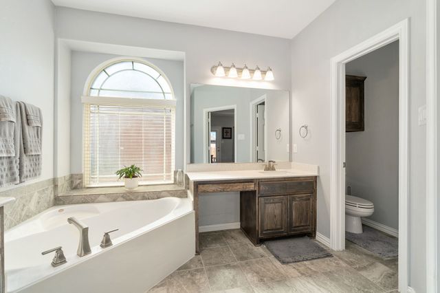 1705 Stags Leap Trail, Kennedale, TX 76060