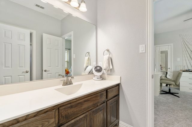 1705 Stags Leap Trail, Kennedale, TX 76060