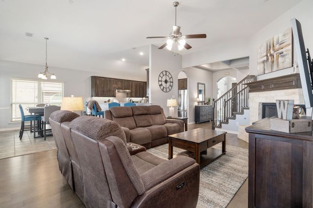 1705 Stags Leap Trail, Kennedale, TX 76060