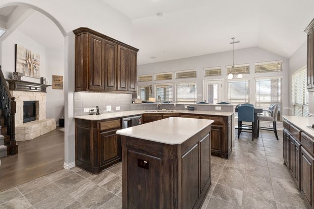 1705 Stags Leap Trail, Kennedale, TX 76060