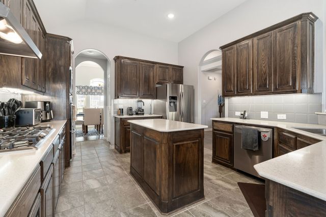 1705 Stags Leap Trail, Kennedale, TX 76060