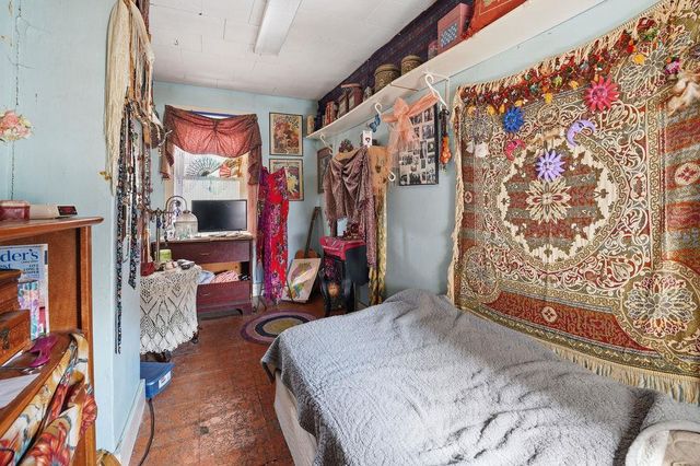 353 W 18TH AVENUE, Oshkosh, WI 54902