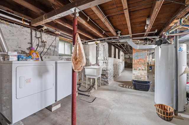 353 W 18TH AVENUE, Oshkosh, WI 54902