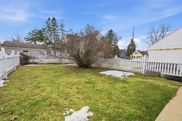 353 W 18TH AVENUE, Oshkosh, WI 54902