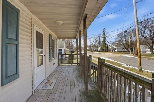 353 W 18TH AVENUE, Oshkosh, WI 54902