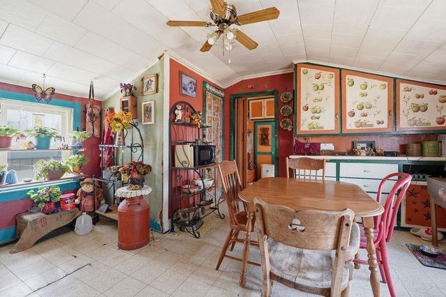 353 W 18TH AVENUE, Oshkosh, WI 54902