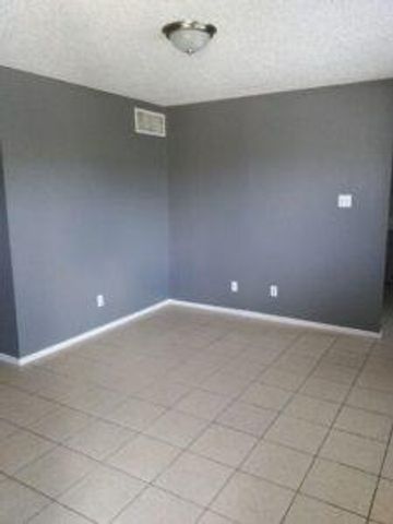 1320 Wilson ST 233, Lockhart, TX 78644