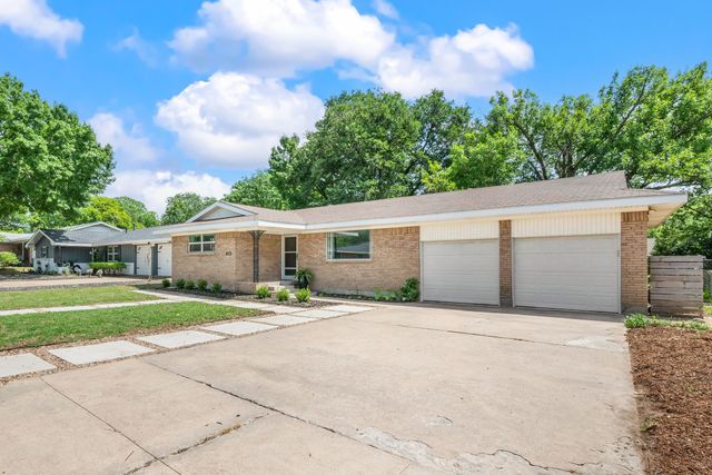 413 Patricia Road, Hurst, TX 76053