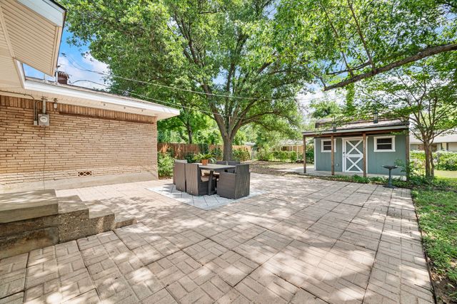 413 Patricia Road, Hurst, TX 76053