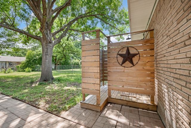 413 Patricia Road, Hurst, TX 76053