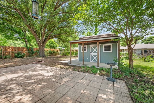 413 Patricia Road, Hurst, TX 76053