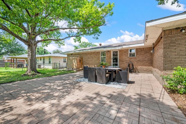 413 Patricia Road, Hurst, TX 76053