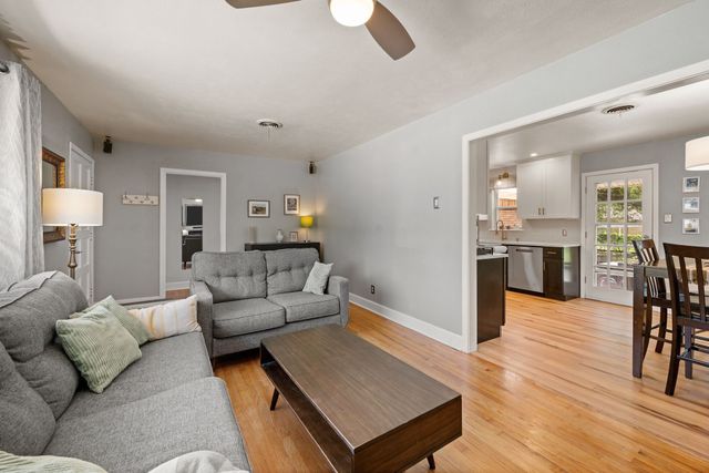 413 Patricia Road, Hurst, TX 76053