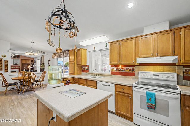 3611 N ILLINOIS Avenue, Florence, AZ 85132