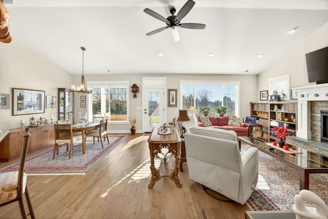 4084 Crystal Springs Drive, Medford, OR 97504