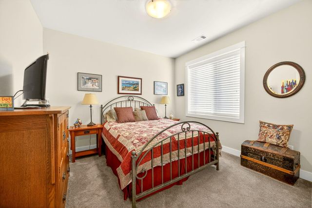 4084 Crystal Springs Drive, Medford, OR 97504