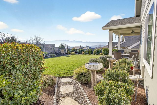 4084 Crystal Springs Drive, Medford, OR 97504