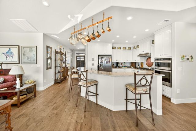 4084 Crystal Springs Drive, Medford, OR 97504