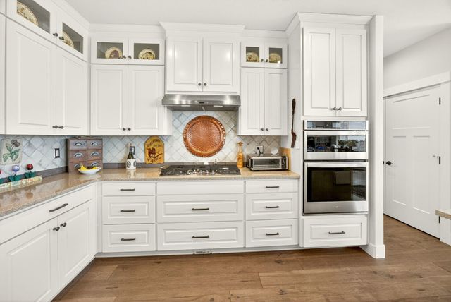 4084 Crystal Springs Drive, Medford, OR 97504