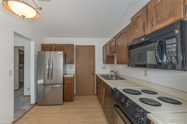 702 Lofty Point Drive C, Ballwin, MO 63021