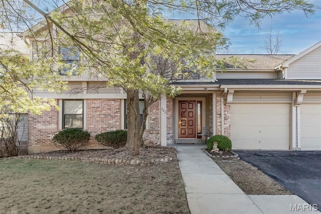 702 Lofty Point Drive C, Ballwin, MO 63021