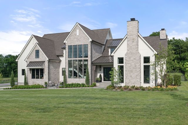 1936 Silver Fox Rd, Thompsons Station, TN 37179