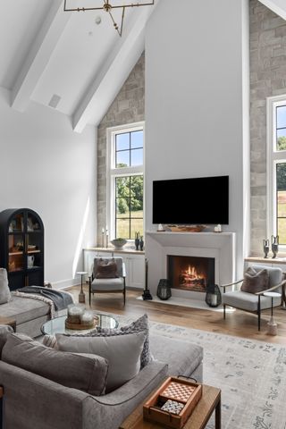 1936 Silver Fox Rd, Thompsons Station, TN 37179