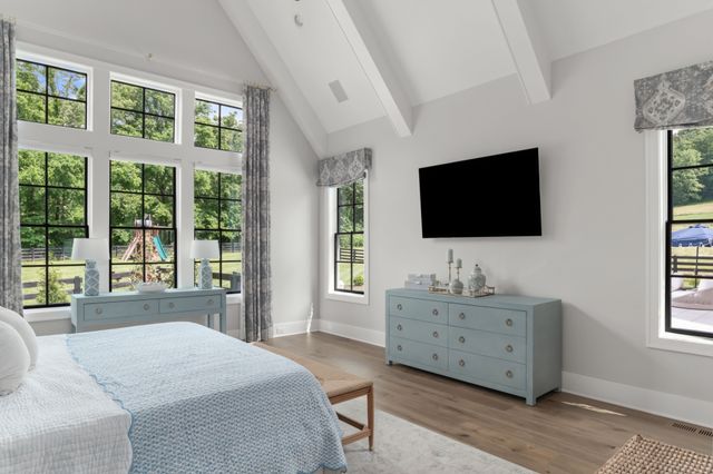 1936 Silver Fox Rd, Thompsons Station, TN 37179